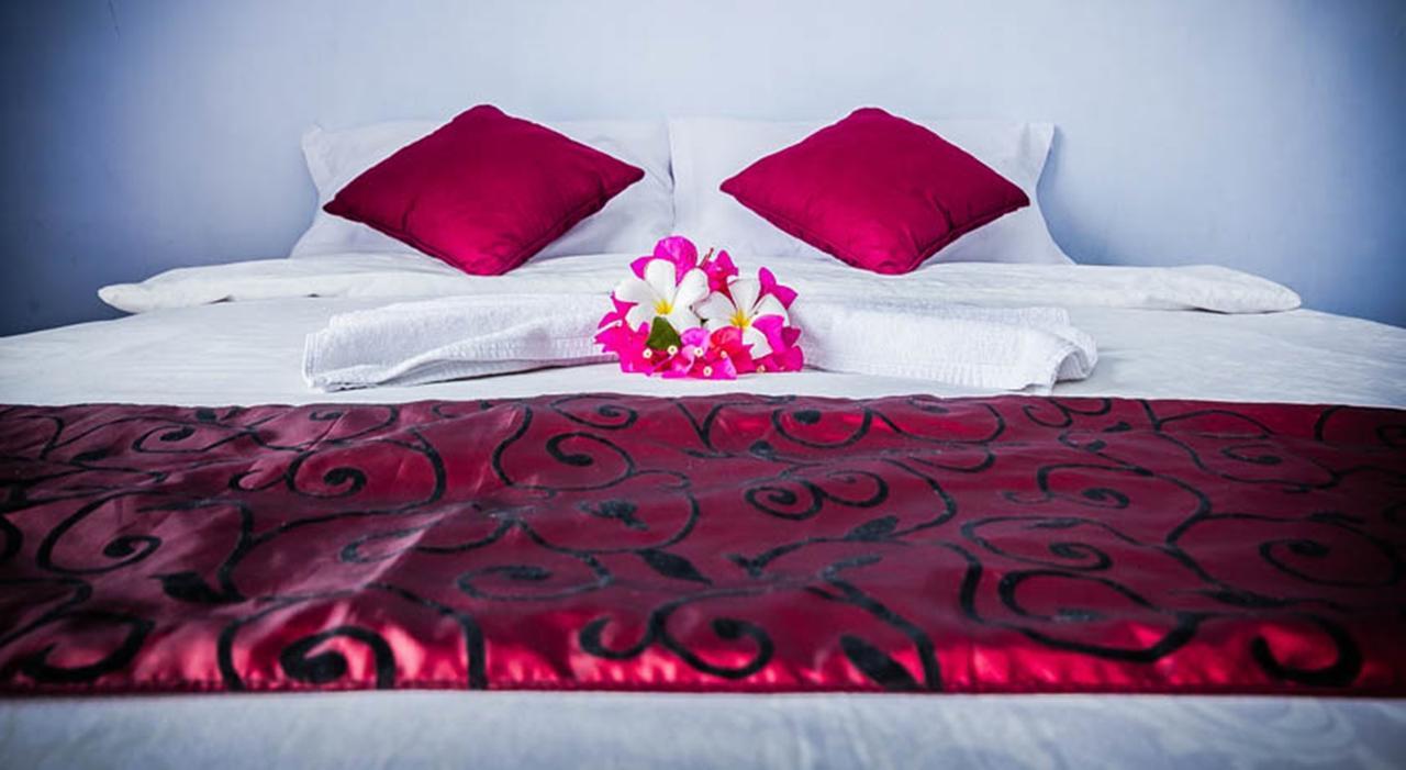 Turtle Beach Hotel Ujunggenteng Zimmer foto